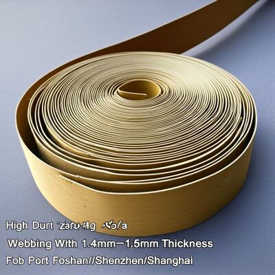 Высокая прочность диванного полотна толщиной 1,4 - 1,5 мм и полипропилена + резинового материала для устойчивости к влаге, ультрафиолетовым лучам и химическим веществам